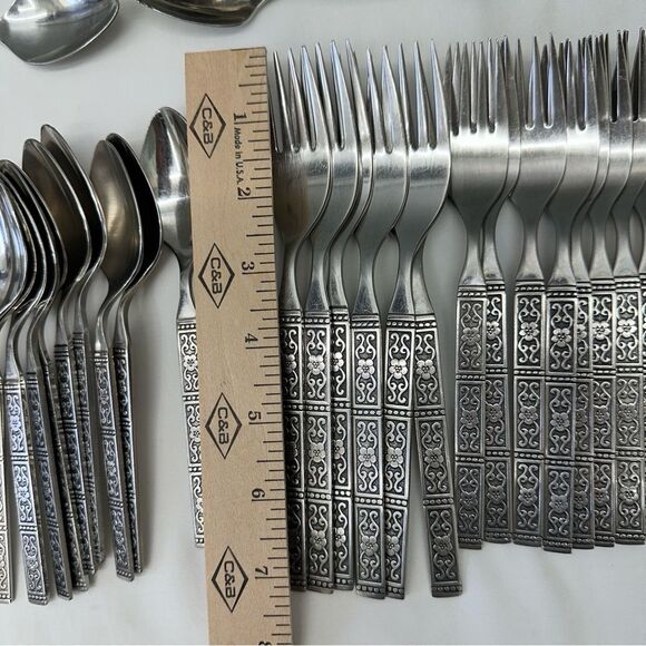 Oneida Isabella stainless silverware set of 41. Knives small large forks spoons - Picture 8 of 10